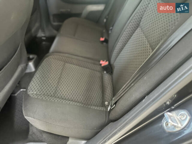 Чорний Шкода Фабія, об'ємом двигуна 1.6 л та пробігом 296 тис. км за 5450 $, фото 9 на Automoto.ua