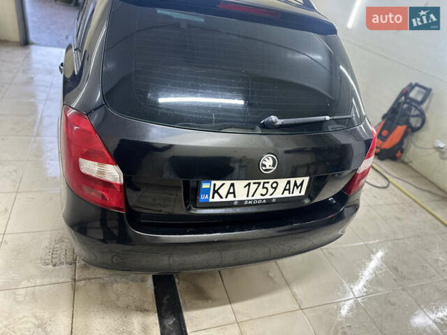 Чорний Шкода Фабія, об'ємом двигуна 1.6 л та пробігом 296 тис. км за 5450 $, фото 3 на Automoto.ua