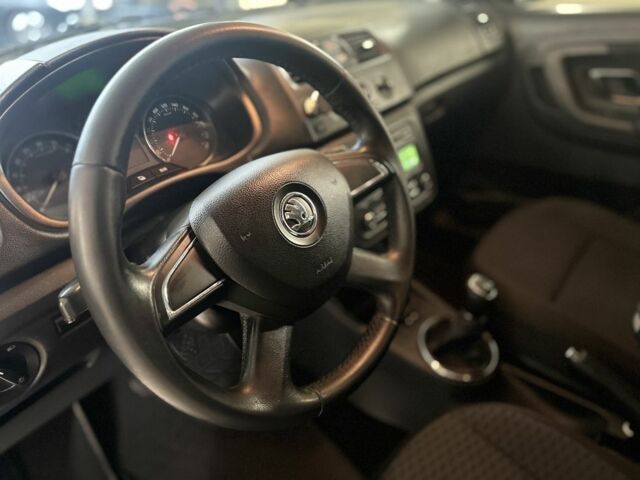 Чорний Шкода Фабія, об'ємом двигуна 1.6 л та пробігом 296 тис. км за 4950 $, фото 6 на Automoto.ua