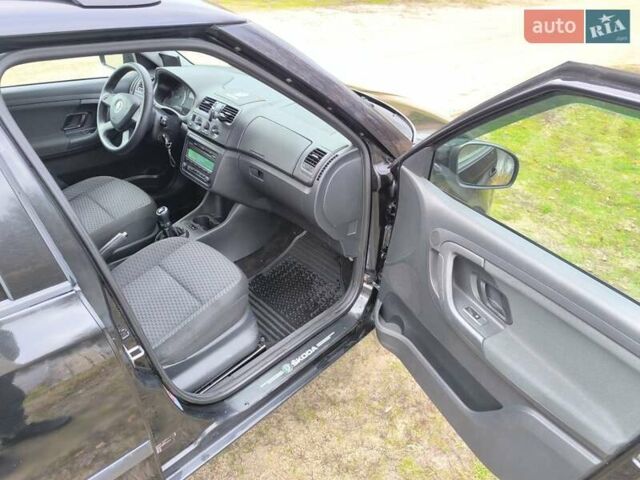 Чорний Шкода Фабія, об'ємом двигуна 1.39 л та пробігом 326 тис. км за 5400 $, фото 10 на Automoto.ua