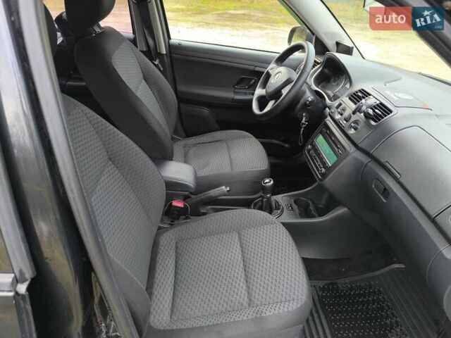 Чорний Шкода Фабія, об'ємом двигуна 1.39 л та пробігом 326 тис. км за 5400 $, фото 11 на Automoto.ua