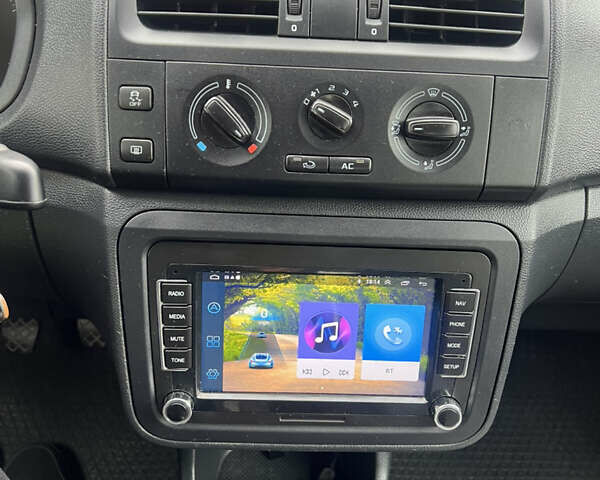 Черный Шкода Фабия, объемом двигателя 0 л и пробегом 139 тыс. км за 5600 $, фото 42 на Automoto.ua