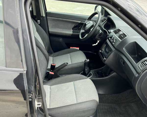 Черный Шкода Фабия, объемом двигателя 0 л и пробегом 139 тыс. км за 5700 $, фото 21 на Automoto.ua