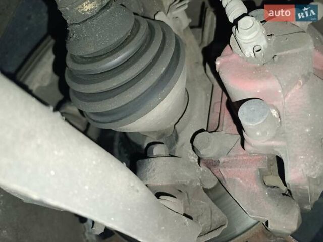 Черный Шкода Фабия, объемом двигателя 1.4 л и пробегом 203 тыс. км за 10500 $, фото 47 на Automoto.ua