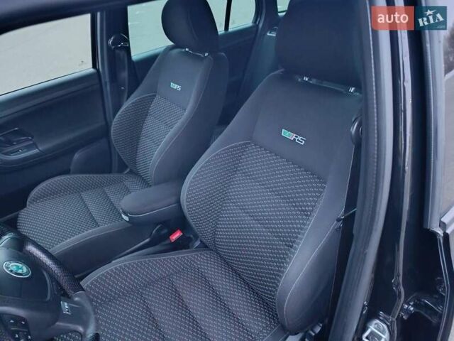 Черный Шкода Фабия, объемом двигателя 1.4 л и пробегом 203 тыс. км за 10500 $, фото 10 на Automoto.ua