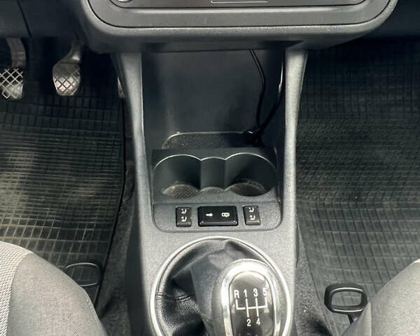 Черный Шкода Фабия, объемом двигателя 0 л и пробегом 139 тыс. км за 5700 $, фото 28 на Automoto.ua