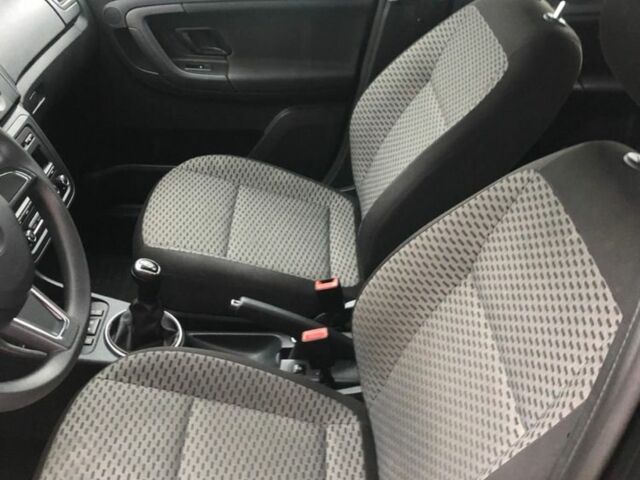 Чорний Шкода Фабія, об'ємом двигуна 1.6 л та пробігом 120 тис. км за 3000 $, фото 21 на Automoto.ua