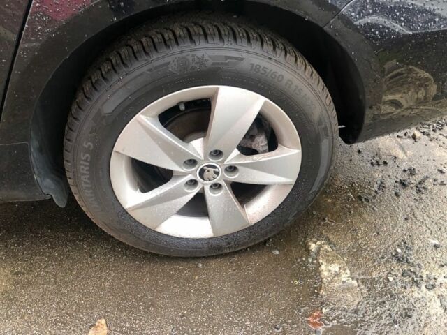 Чорний Шкода Фабія, об'ємом двигуна 1.6 л та пробігом 120 тис. км за 3000 $, фото 13 на Automoto.ua