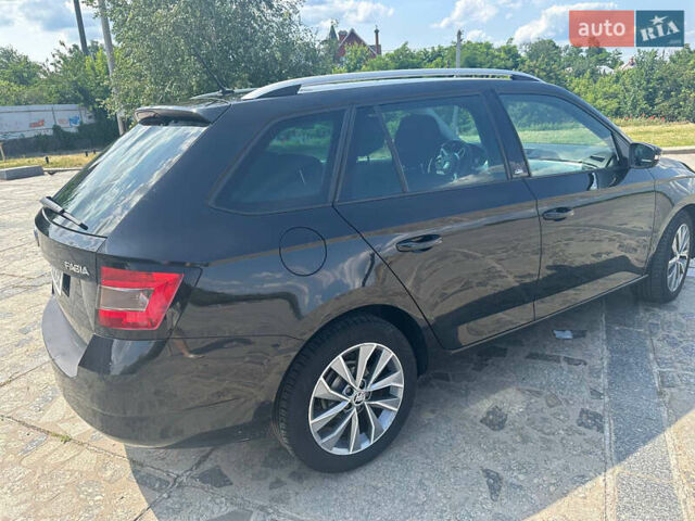 Черный Шкода Фабия, объемом двигателя 1.4 л и пробегом 293 тыс. км за 8200 $, фото 3 на Automoto.ua