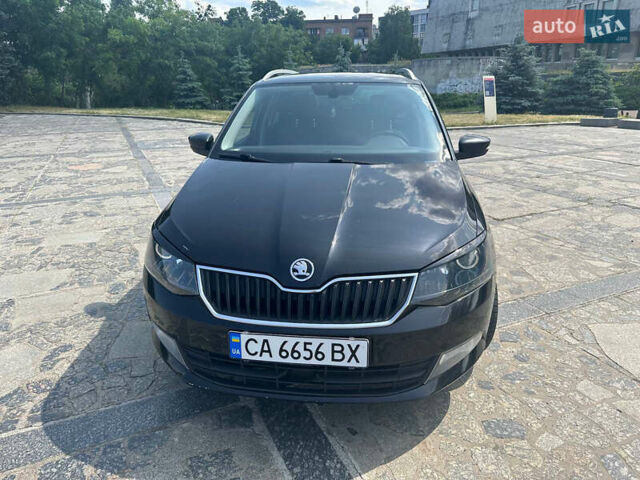 Черный Шкода Фабия, объемом двигателя 1.4 л и пробегом 293 тыс. км за 8200 $, фото 2 на Automoto.ua