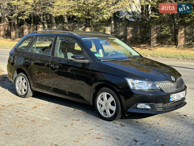 Черный Шкода Фабия, объемом двигателя 1 л и пробегом 215 тыс. км за 6300 $, фото 2 на Automoto.ua