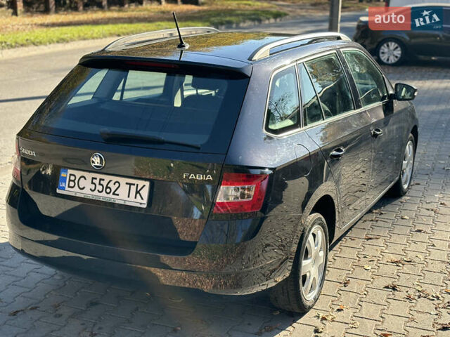 Черный Шкода Фабия, объемом двигателя 1 л и пробегом 215 тыс. км за 6300 $, фото 4 на Automoto.ua