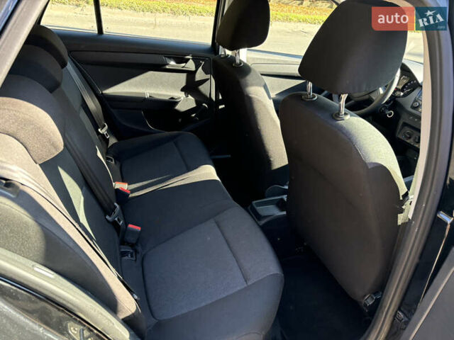 Черный Шкода Фабия, объемом двигателя 1 л и пробегом 215 тыс. км за 6300 $, фото 6 на Automoto.ua
