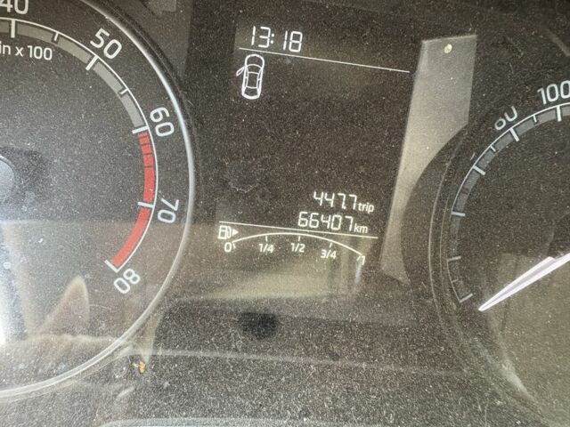 Черный Шкода Фабия, объемом двигателя 1 л и пробегом 660 тыс. км за 5000 $, фото 1 на Automoto.ua