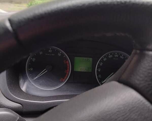 Фиолетовый Шкода Фабия, объемом двигателя 1.39 л и пробегом 161 тыс. км за 4400 $, фото 18 на Automoto.ua