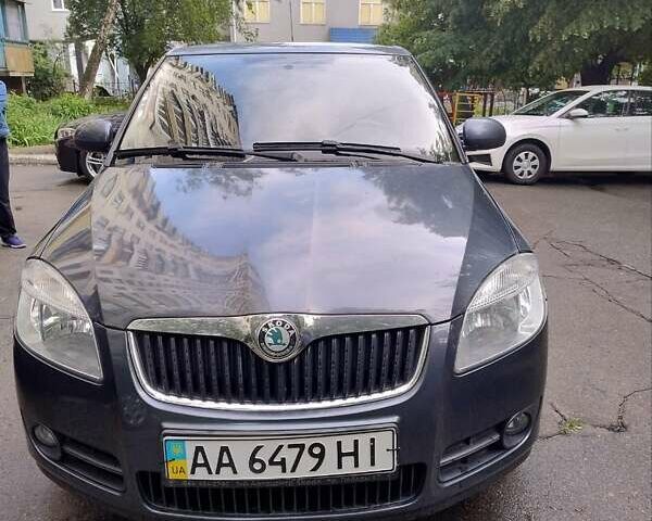 Фиолетовый Шкода Фабия, объемом двигателя 1.39 л и пробегом 161 тыс. км за 4400 $, фото 1 на Automoto.ua