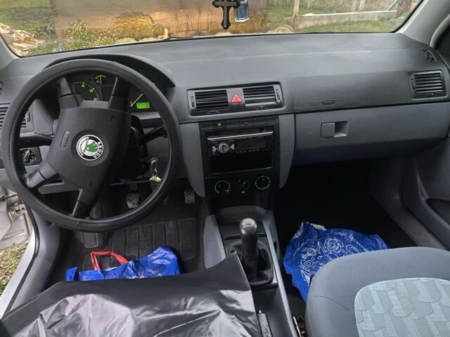 Коричневый Шкода Фабия, объемом двигателя 0 л и пробегом 300 тыс. км за 1500 $, фото 5 на Automoto.ua