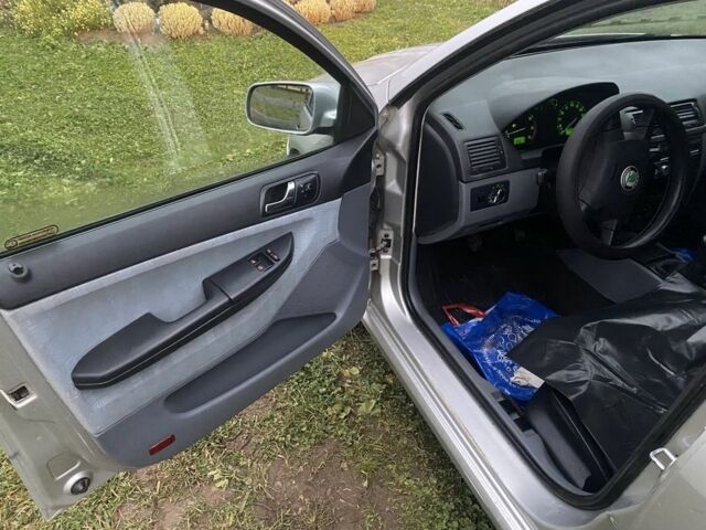 Коричневый Шкода Фабия, объемом двигателя 0 л и пробегом 300 тыс. км за 1500 $, фото 6 на Automoto.ua