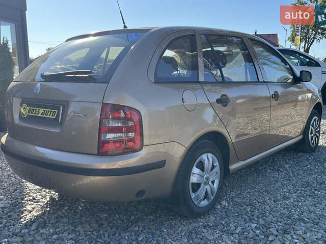 Коричневый Шкода Фабия, объемом двигателя 1.4 л и пробегом 229 тыс. км за 2800 $, фото 5 на Automoto.ua