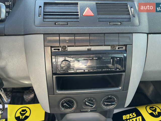 Коричневый Шкода Фабия, объемом двигателя 1.4 л и пробегом 229 тыс. км за 2800 $, фото 11 на Automoto.ua