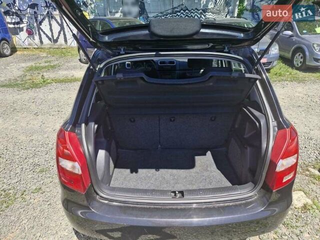 Коричневый Шкода Фабия, объемом двигателя 1.6 л и пробегом 214 тыс. км за 5500 $, фото 4 на Automoto.ua