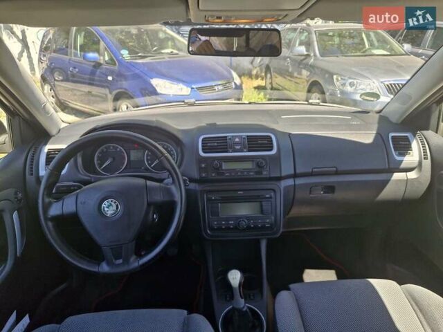 Коричневый Шкода Фабия, объемом двигателя 1.6 л и пробегом 214 тыс. км за 5500 $, фото 7 на Automoto.ua