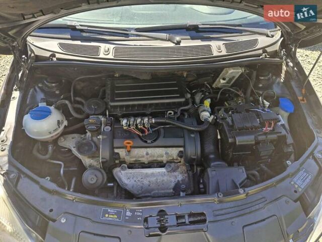 Коричневый Шкода Фабия, объемом двигателя 1.6 л и пробегом 214 тыс. км за 5500 $, фото 5 на Automoto.ua