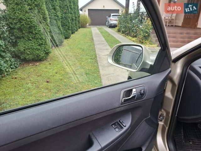 Коричневый Шкода Фабия, объемом двигателя 1.39 л и пробегом 183 тыс. км за 4499 $, фото 15 на Automoto.ua