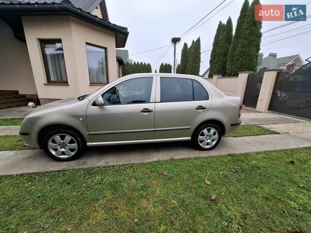 Коричневый Шкода Фабия, объемом двигателя 1.39 л и пробегом 183 тыс. км за 4499 $, фото 2 на Automoto.ua