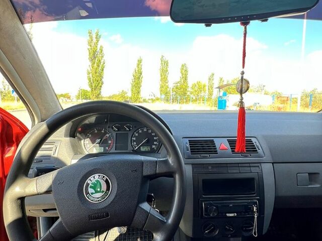 Коричневый Шкода Фабия, объемом двигателя 1.4 л и пробегом 184 тыс. км за 3000 $, фото 8 на Automoto.ua