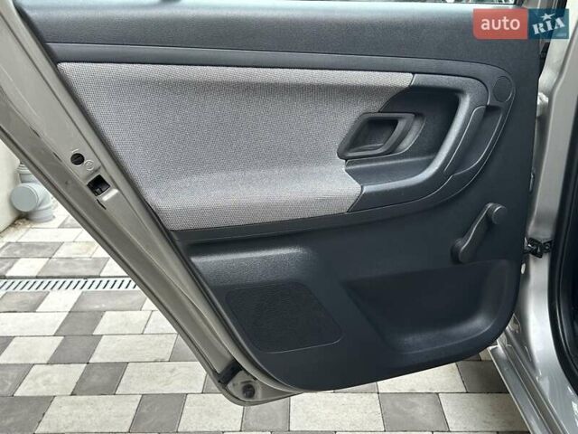Коричневий Шкода Фабія, об'ємом двигуна 1.39 л та пробігом 177 тис. км за 4900 $, фото 28 на Automoto.ua