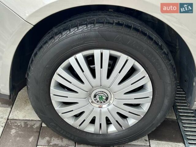 Коричневий Шкода Фабія, об'ємом двигуна 1.39 л та пробігом 177 тис. км за 4900 $, фото 13 на Automoto.ua