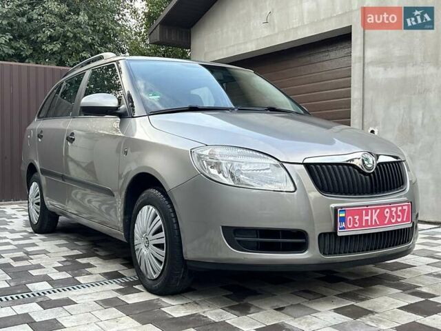 Коричневий Шкода Фабія, об'ємом двигуна 1.39 л та пробігом 177 тис. км за 4900 $, фото 1 на Automoto.ua