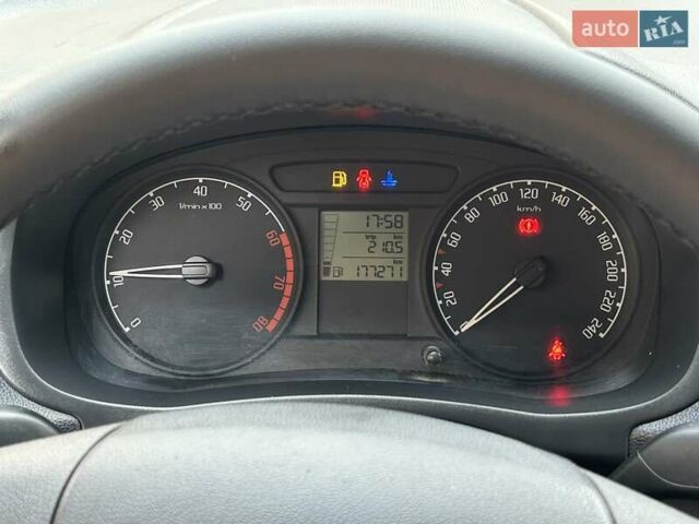 Коричневий Шкода Фабія, об'ємом двигуна 1.39 л та пробігом 177 тис. км за 4900 $, фото 22 на Automoto.ua