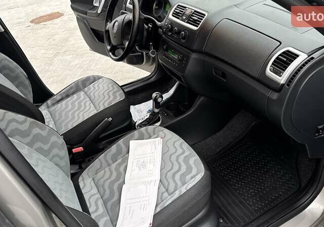 Коричневий Шкода Фабія, об'ємом двигуна 1.6 л та пробігом 218 тис. км за 6899 $, фото 27 на Automoto.ua