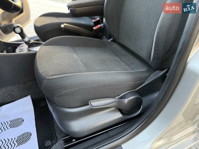 Коричневый Шкода Фабия, объемом двигателя 1.6 л и пробегом 140 тыс. км за 7950 $, фото 59 на Automoto.ua