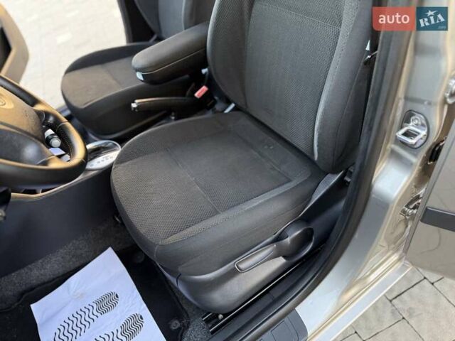 Коричневый Шкода Фабия, объемом двигателя 1.6 л и пробегом 140 тыс. км за 7950 $, фото 58 на Automoto.ua