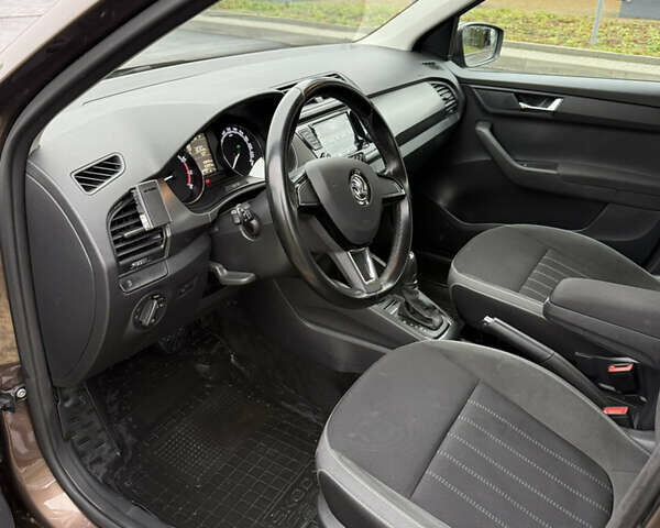 Коричневый Шкода Фабия, объемом двигателя 1 л и пробегом 93 тыс. км за 13000 $, фото 16 на Automoto.ua