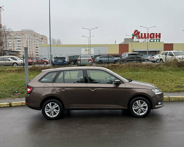 Коричневый Шкода Фабия, объемом двигателя 1 л и пробегом 93 тыс. км за 13000 $, фото 3 на Automoto.ua