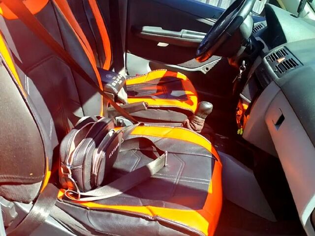 Красный Шкода Фабия, объемом двигателя 1.4 л и пробегом 250 тыс. км за 3800 $, фото 8 на Automoto.ua