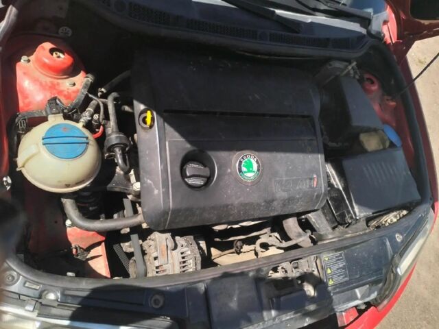 Красный Шкода Фабия, объемом двигателя 0 л и пробегом 26 тыс. км за 3800 $, фото 1 на Automoto.ua