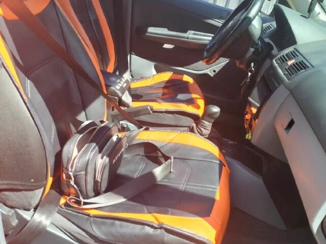 Красный Шкода Фабия, объемом двигателя 0 л и пробегом 26 тыс. км за 3800 $, фото 2 на Automoto.ua