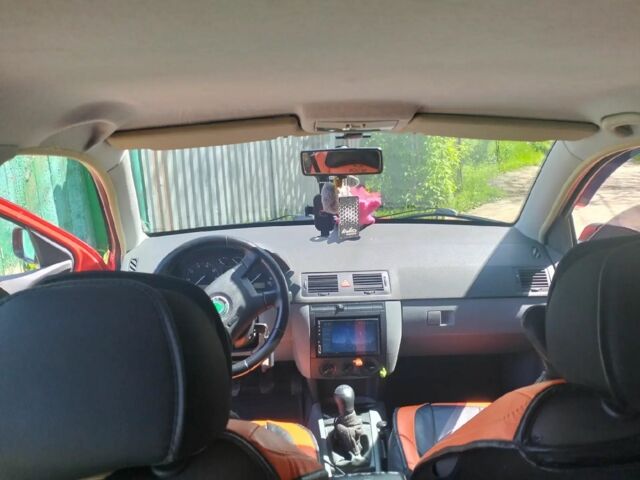 Красный Шкода Фабия, объемом двигателя 0 л и пробегом 26 тыс. км за 3800 $, фото 3 на Automoto.ua