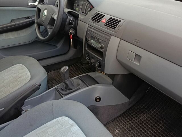 Червоний Шкода Фабія, об'ємом двигуна 0 л та пробігом 180 тис. км за 4750 $, фото 6 на Automoto.ua