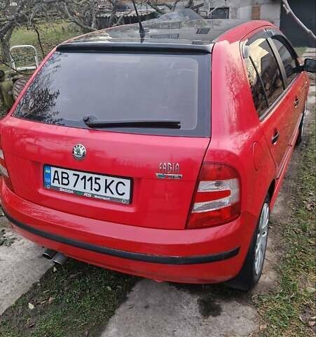 Красный Шкода Фабия, объемом двигателя 1.4 л и пробегом 180 тыс. км за 3700 $, фото 4 на Automoto.ua