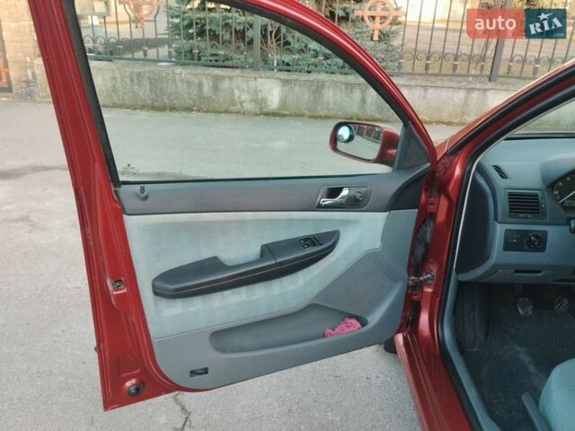 Червоний Шкода Фабія, об'ємом двигуна 1.39 л та пробігом 252 тис. км за 2850 $, фото 17 на Automoto.ua