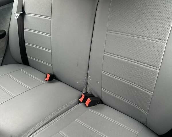 Червоний Шкода Фабія, об'ємом двигуна 1.39 л та пробігом 112 тис. км за 4850 $, фото 2 на Automoto.ua