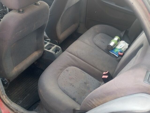 Красный Шкода Фабия, объемом двигателя 0 л и пробегом 100 тыс. км за 800 $, фото 6 на Automoto.ua