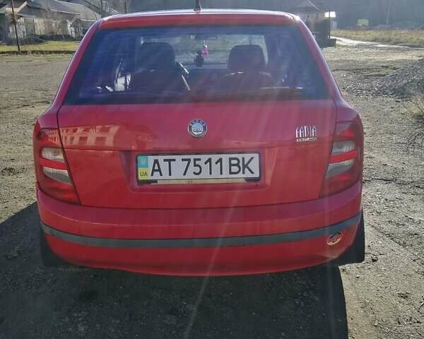 Красный Шкода Фабия, объемом двигателя 1.39 л и пробегом 229 тыс. км за 2600 $, фото 4 на Automoto.ua