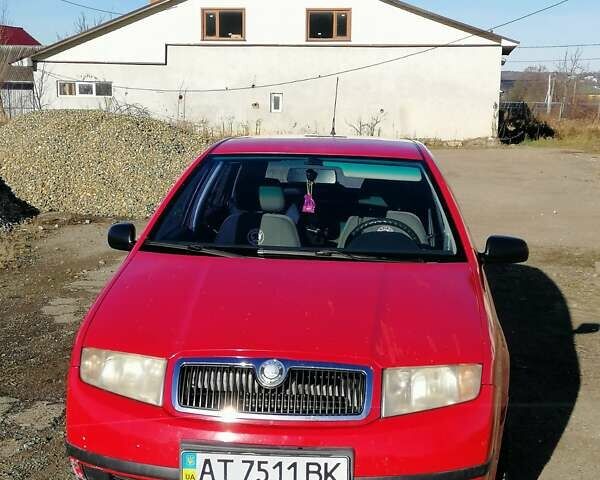 Красный Шкода Фабия, объемом двигателя 1.39 л и пробегом 229 тыс. км за 2600 $, фото 8 на Automoto.ua